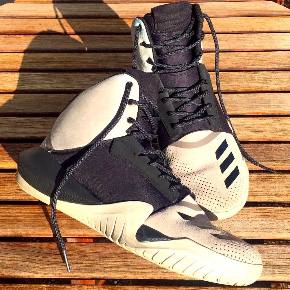 ✨ADIDAS Basketball DAY ONE Mens Shoe 8